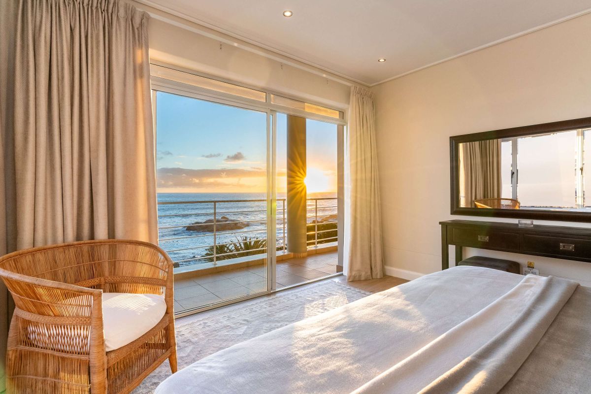🌅 Sunset Azure Villa | Luxury 7 Bedroom Villa, Bakoven, Cape Town