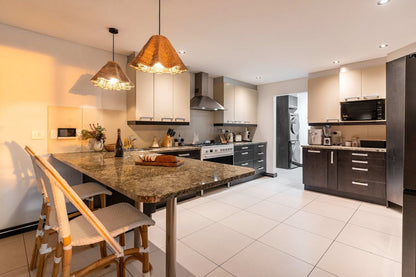 🌊 Cape House | Luxury 5 Bedroom Villa, Bakoven, Camps Bay, Cape Town