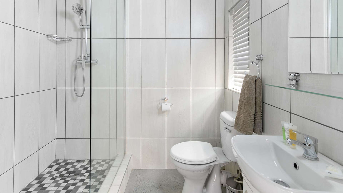 🦒 Double Room | Dikhololo, North West
