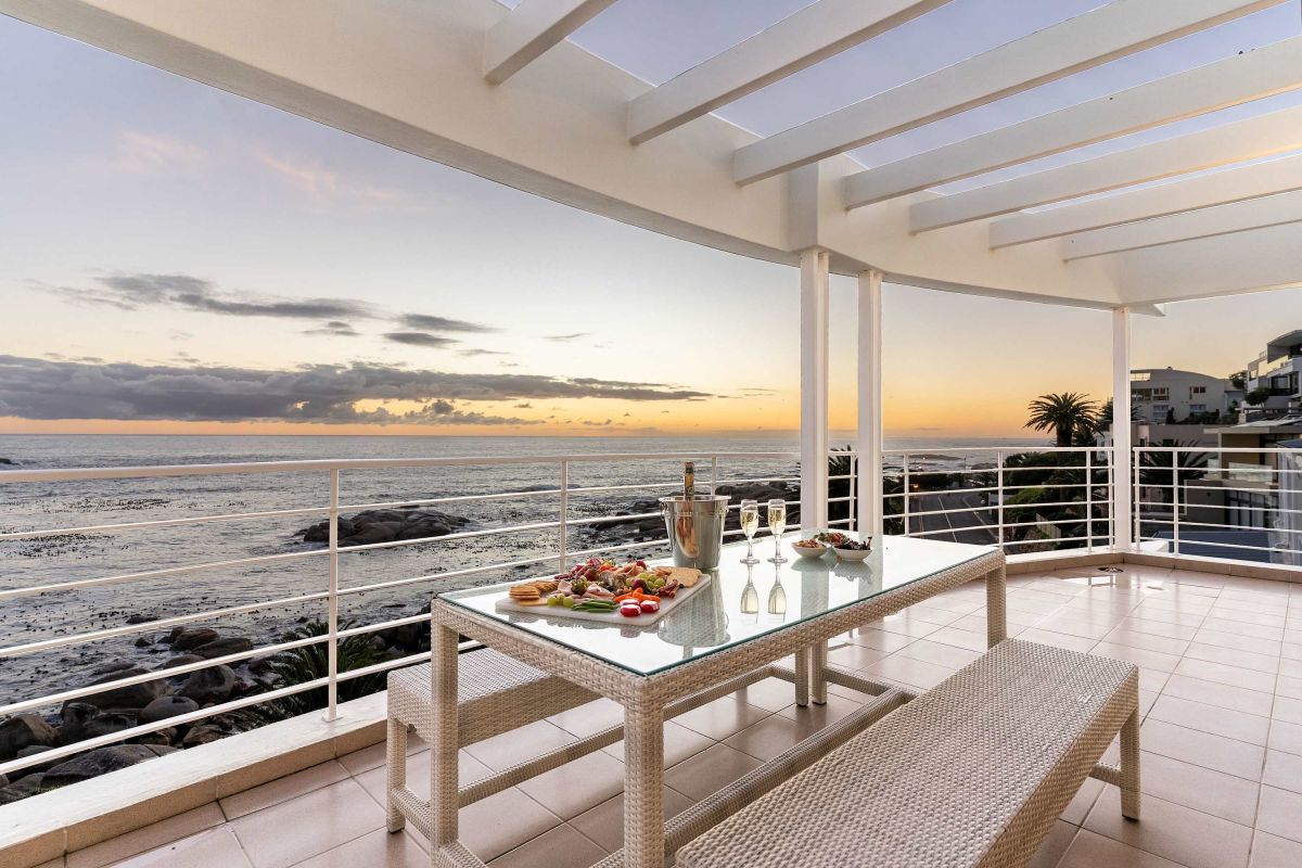 🌅 Sunset Azure Villa | Luxury 7 Bedroom Villa, Bakoven, Cape Town