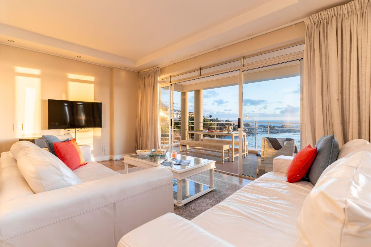 🌅 Sunset Azure Villa | Luxury 7 Bedroom Villa, Bakoven, Cape Town