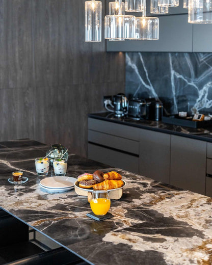 🌊 Amashe Luxe Apartment | Luxury 3-Bedroom Apartment, Bakoven, Camps Bay