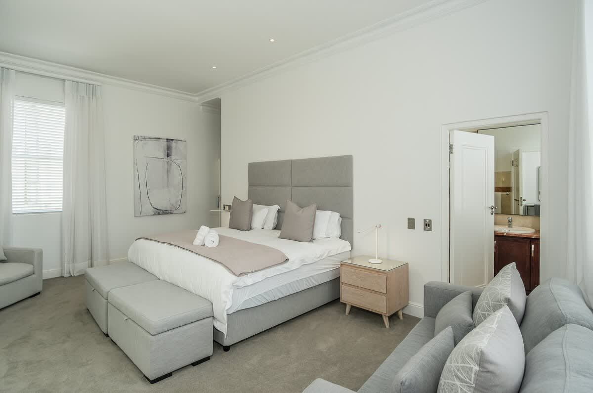 🌊 Ocean View Elegance | Luxury 4 Bedroom Villa, Bantry Bay, Cape Town