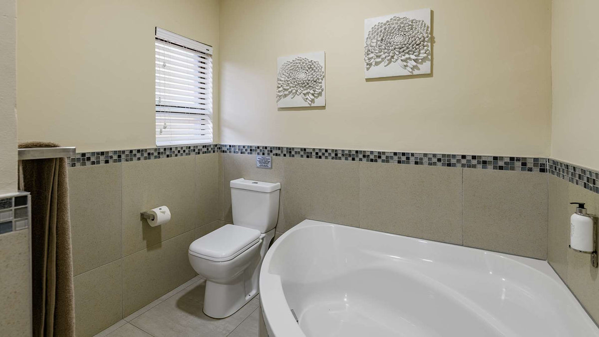🏡 Two Bedroom Villa with Patio | Kiara Lodge