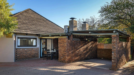 🦒 Superior Two-Bed Apartment | Dikhololo, North West