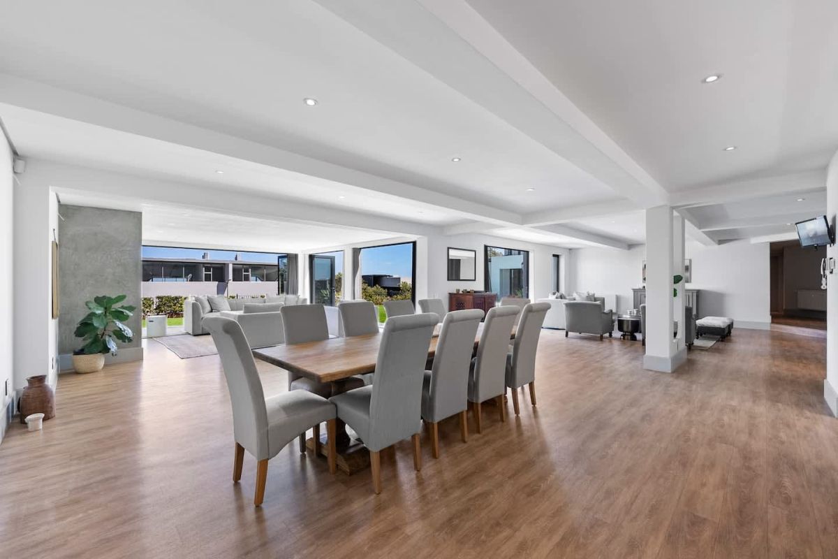 🌊 Cape Emirates | Luxury 5 Bedroom Villa, Camps Bay, Cape Town