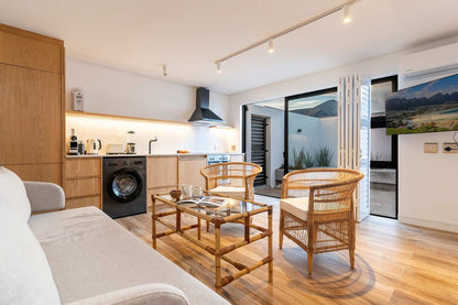🌊 Cape House | Luxury 5 Bedroom Villa, Bakoven, Camps Bay, Cape Town