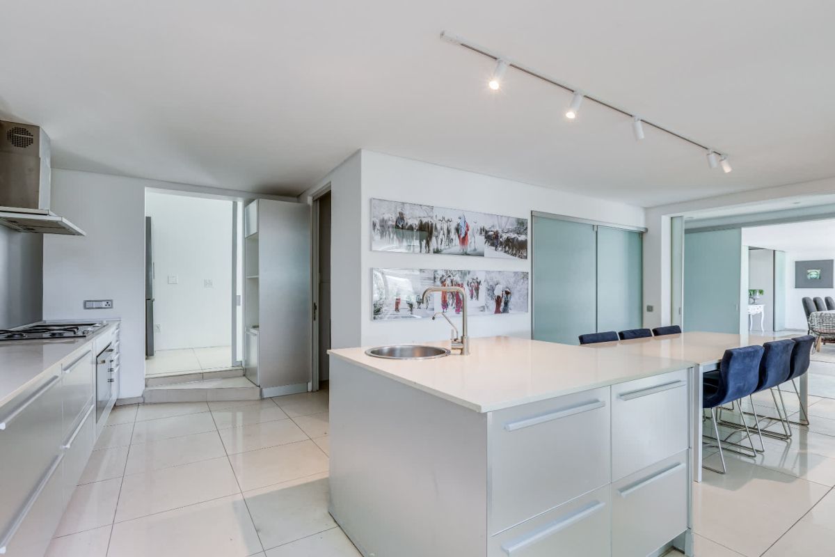 🌆 At Altitude Cape Town | Luxury 4 Bedroom Villa, Higgovale, Cape Town