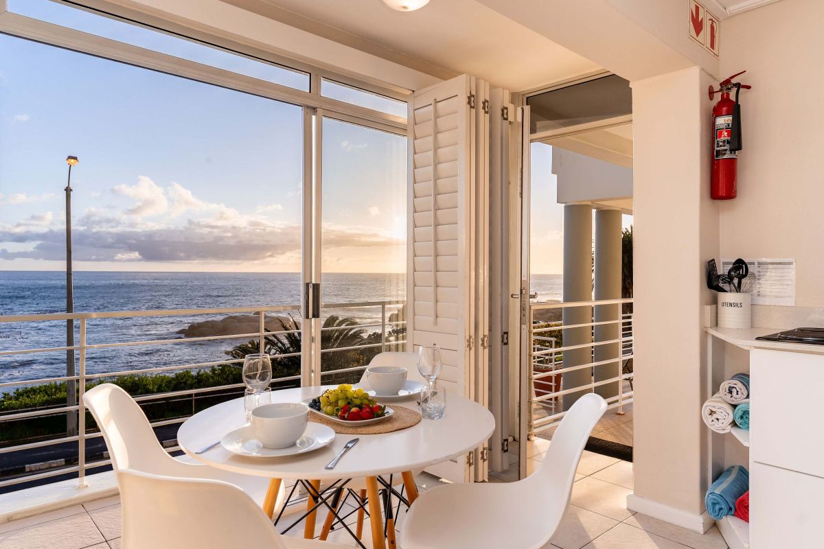 🌊 Sunset Azure Studio | Luxury Oceanfront Studio, Camps Bay