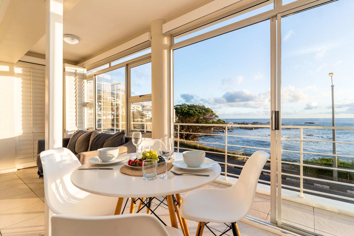 🌊 Sunset Azure Studio | Luxury Oceanfront Studio, Camps Bay