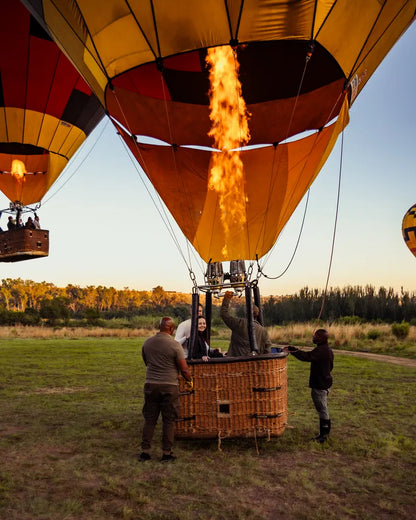 💕 Exclusive Hot Air Balloon Flight for Two at Airventures