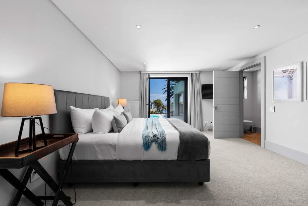 🌊 Cape Emirates | Luxury 5 Bedroom Villa, Camps Bay, Cape Town