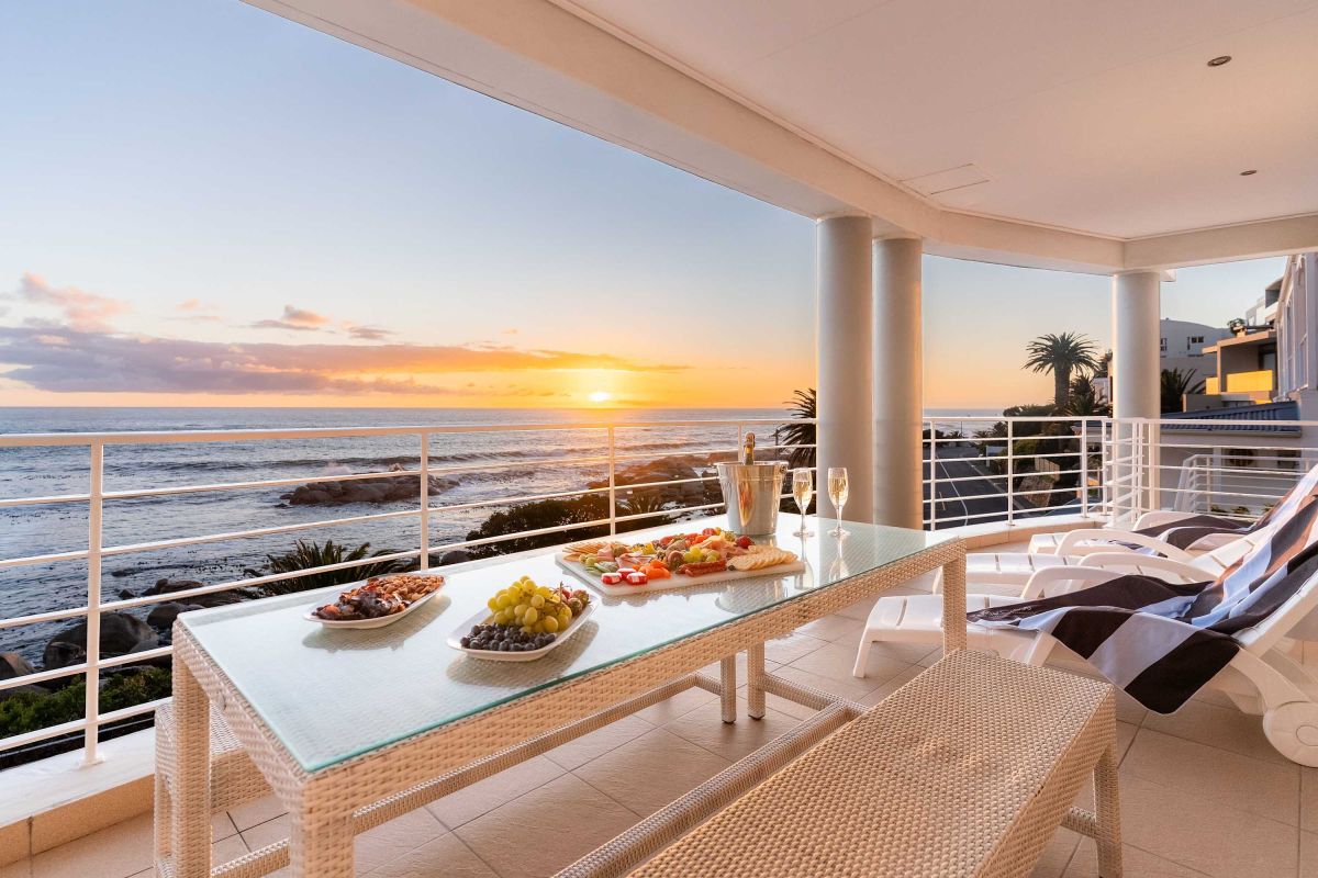 🌅 Sunset Azure Villa | Luxury 7 Bedroom Villa, Bakoven, Cape Town