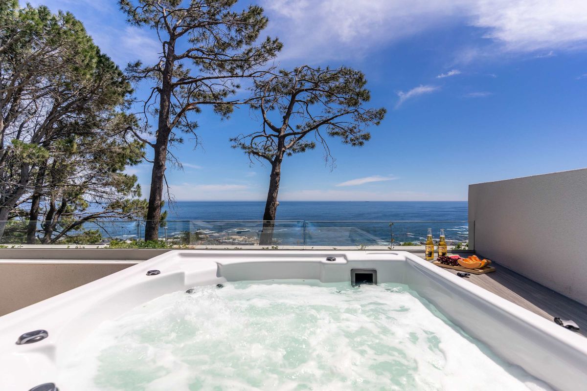 🌊 The Glasshouse | Luxury 3 Bedroom Townhouse, Camps Bay, Cape Town