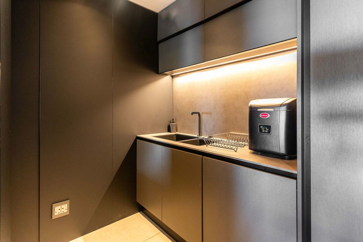 🌊 Amashe Luxe Apartment | Luxury 3-Bedroom Apartment, Bakoven, Camps Bay