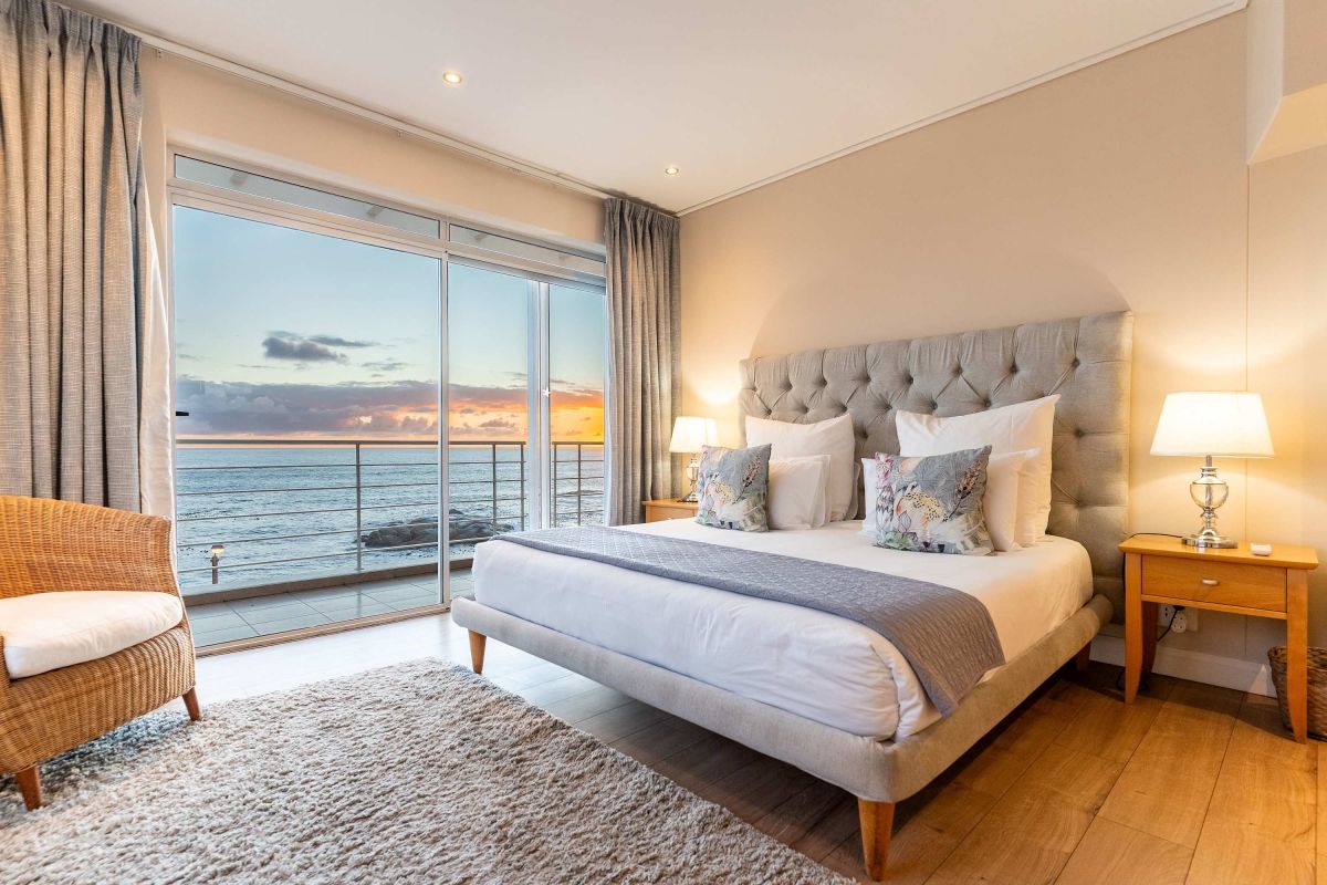 🌅 Sunset Azure Villa | Luxury 7 Bedroom Villa, Bakoven, Cape Town