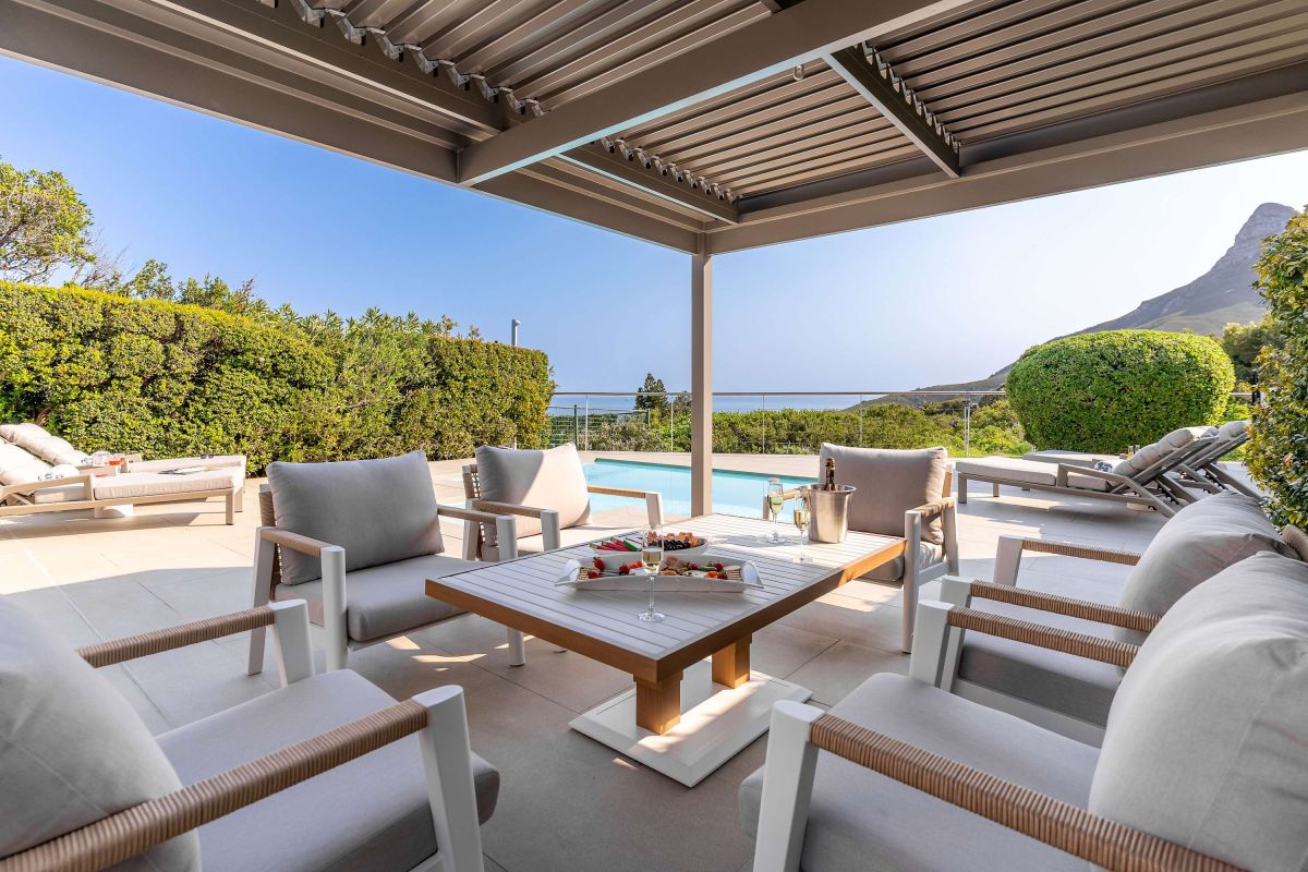 🌊 Nura Townhouse | Stylish 3 Bedroom Townhouse, Camps Bay, Cape Town