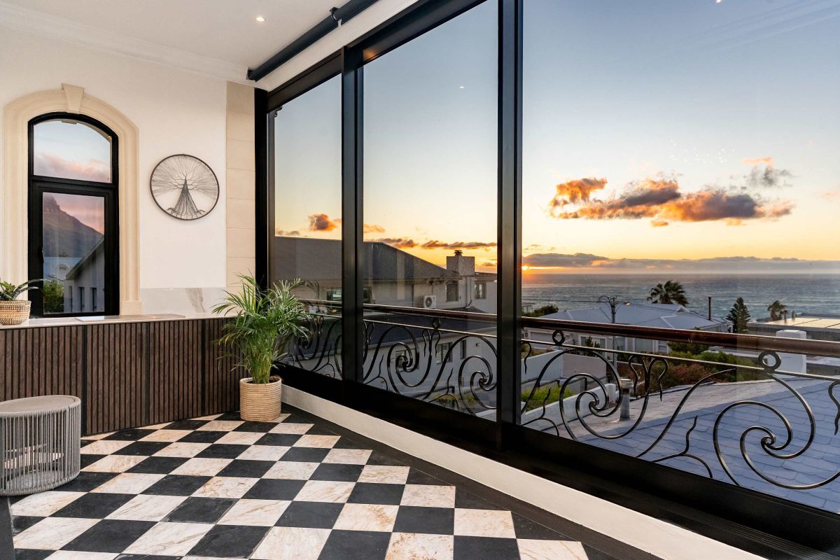 🌊 Villa Iparadesi | Luxury 5 Bedroom Villa, Camps Bay, Cape Town