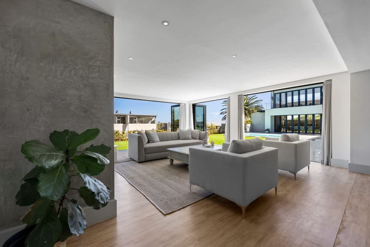 🌊 Cape Emirates | Luxury 5 Bedroom Villa, Camps Bay, Cape Town