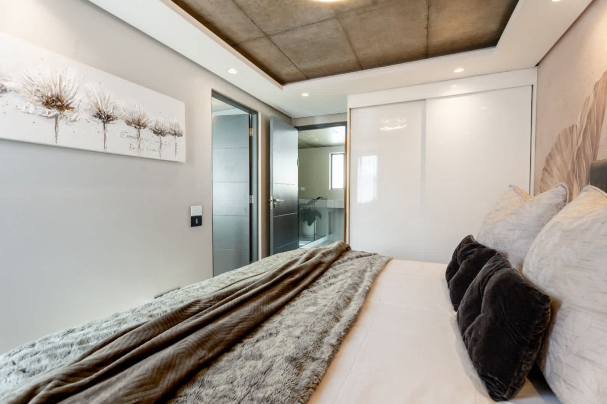 🌊 Oasis on Joubert | Luxury 4 Bedroom Villa, Green Point, Cape Town
