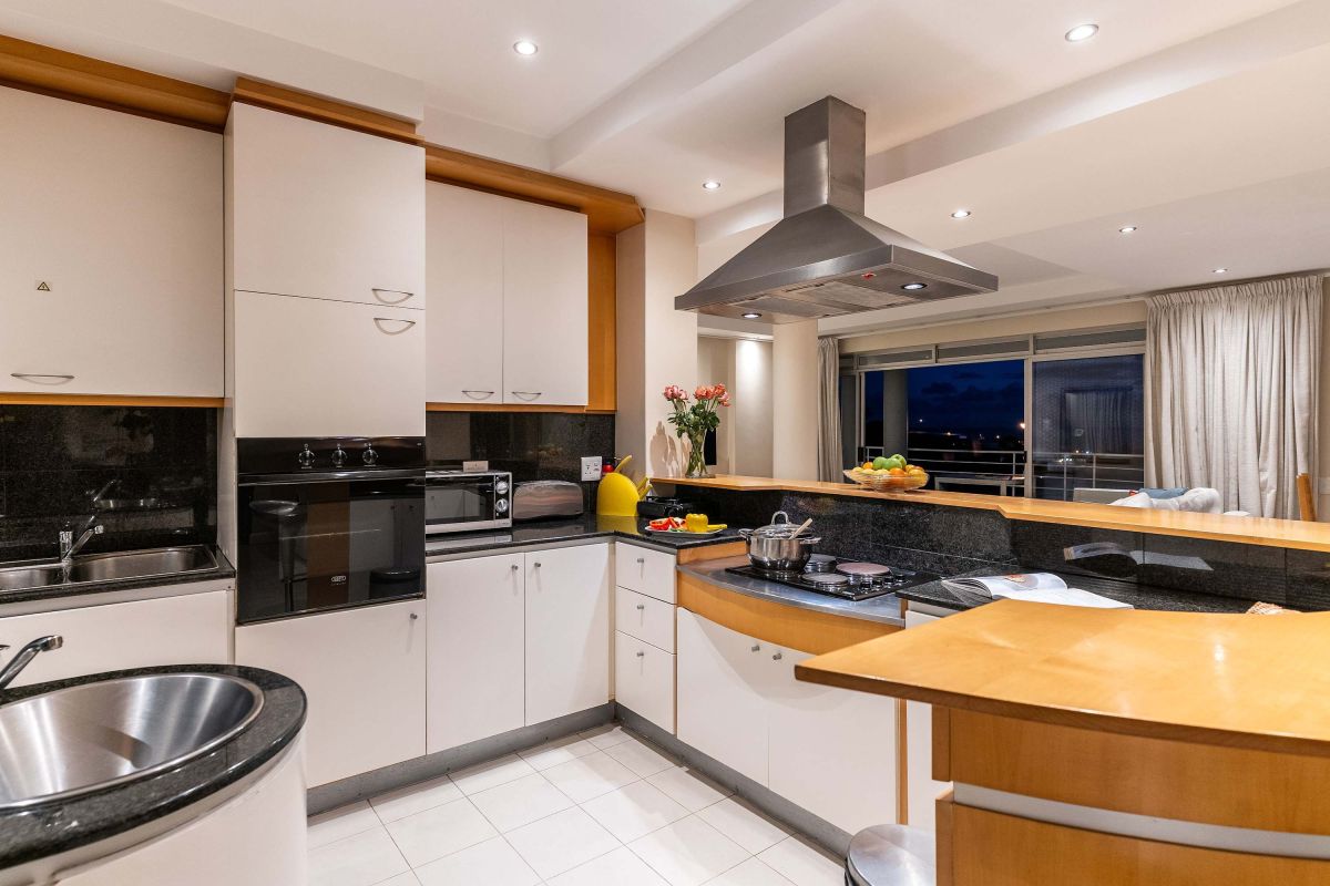 🌅 Sunset Azure Villa | Luxury 7 Bedroom Villa, Bakoven, Cape Town