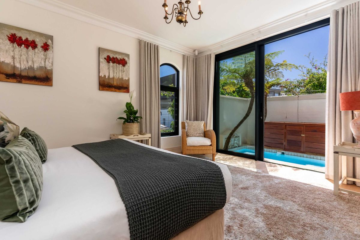 🌊 Villa Iparadesi | Luxury 5 Bedroom Villa, Camps Bay, Cape Town