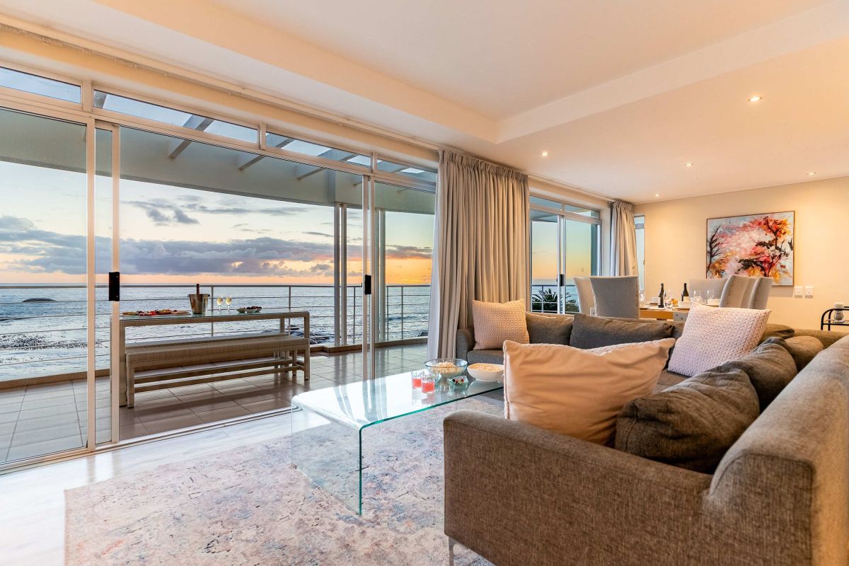 🌅 Sunset Azure Villa | Luxury 7 Bedroom Villa, Bakoven, Cape Town