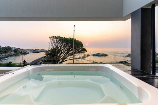 🌊 Amashe Luxe Apartment | Luxury 3-Bedroom Apartment, Bakoven, Camps Bay
