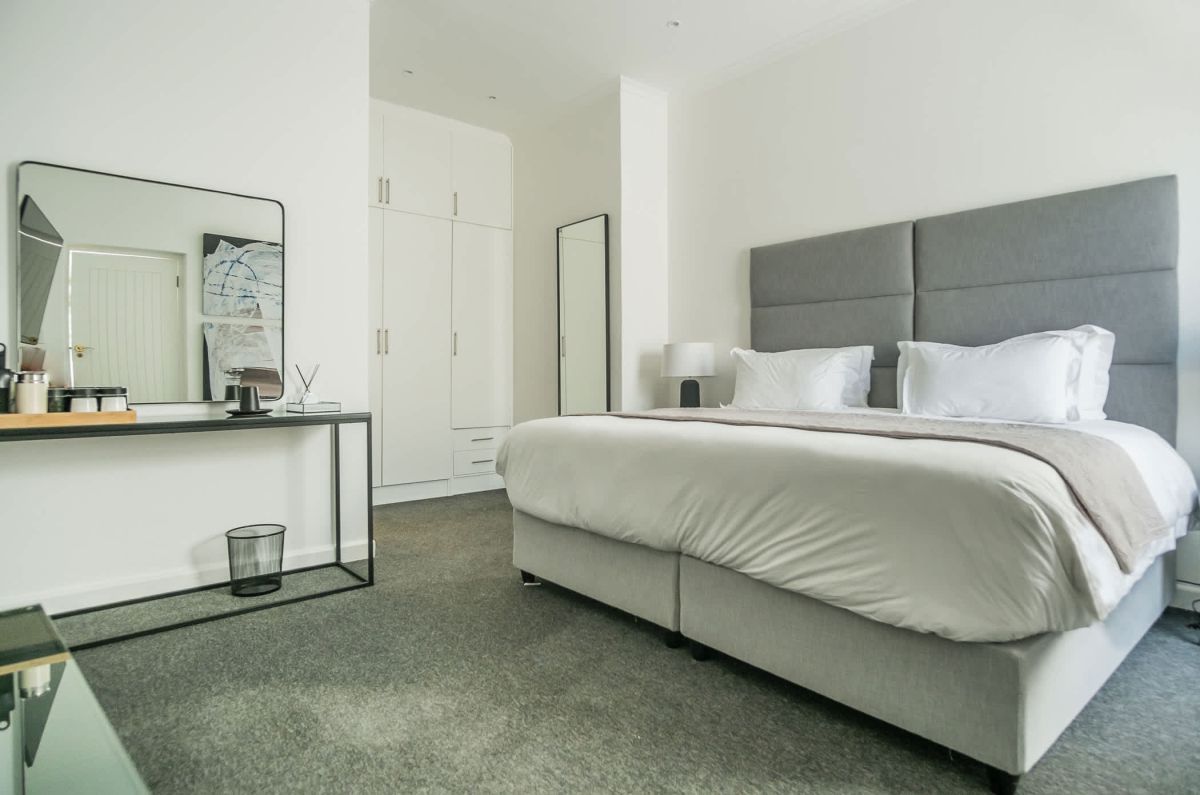 🌊 Ocean View Elegance | Luxury 4 Bedroom Villa, Bantry Bay, Cape Town