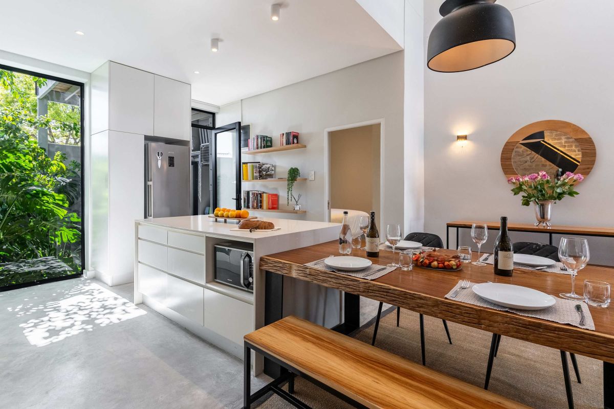🌊 MNT Nelson Sea Point | Charming 2 Bedroom Townhouse, Sea Point, Cape Town