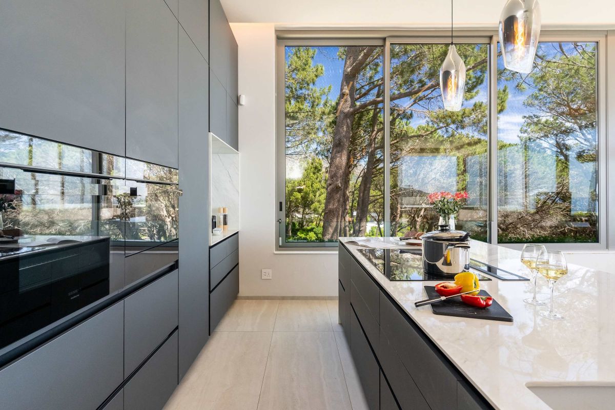 🌊 The Glasshouse | Luxury 3 Bedroom Townhouse, Camps Bay, Cape Town