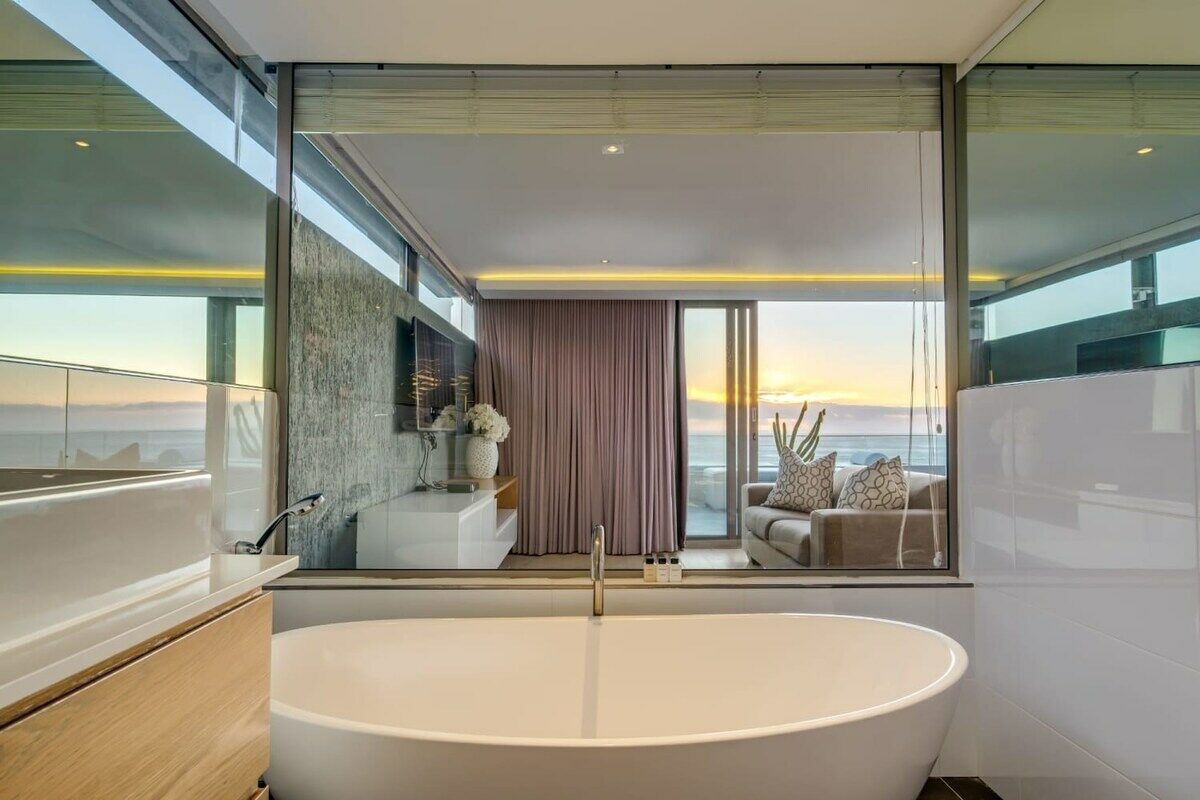 🌊 Cheviots | Ultra-Luxury 5-Bedroom Villa, Camps Bay