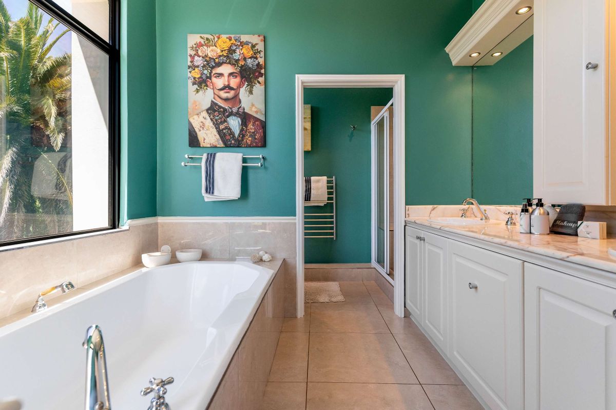 🌊 Villa Iparadesi | Luxury 5 Bedroom Villa, Camps Bay, Cape Town