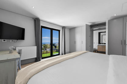 🌊 Cape Emirates | Luxury 5 Bedroom Villa, Camps Bay, Cape Town