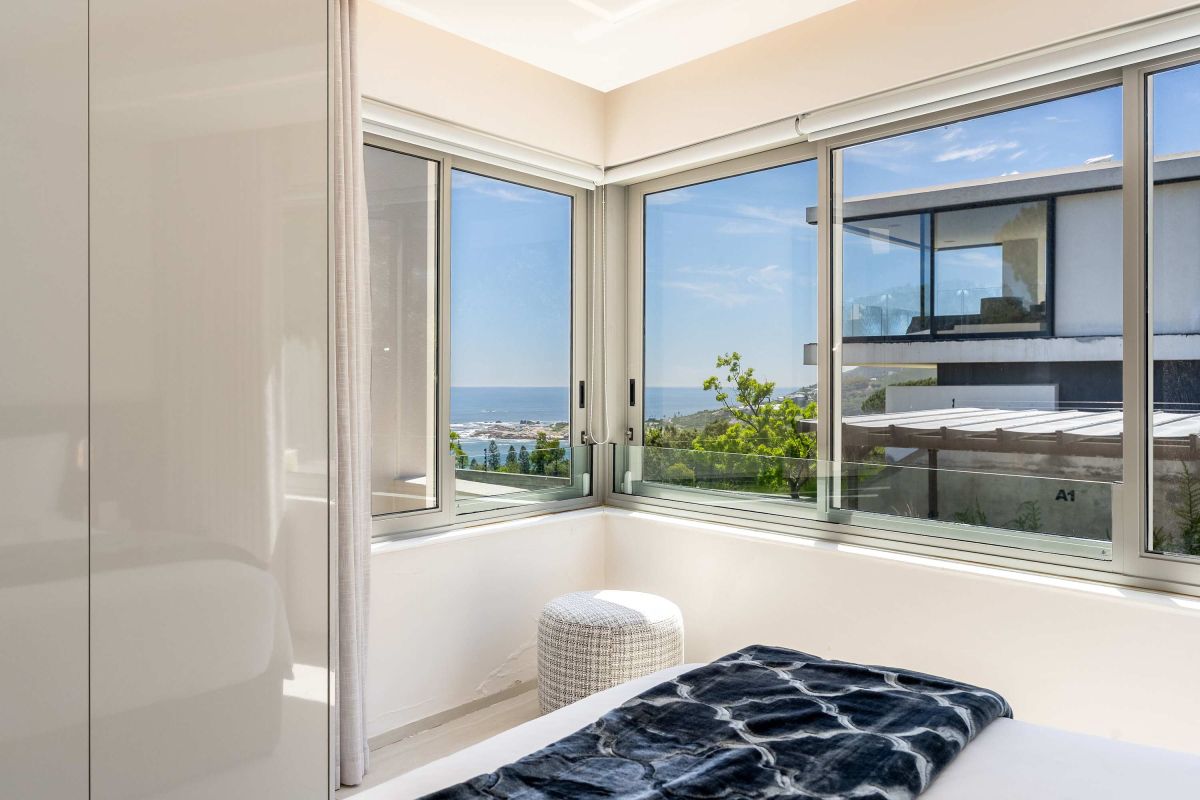 🌊 The Glasshouse | Luxury 3 Bedroom Townhouse, Camps Bay, Cape Town