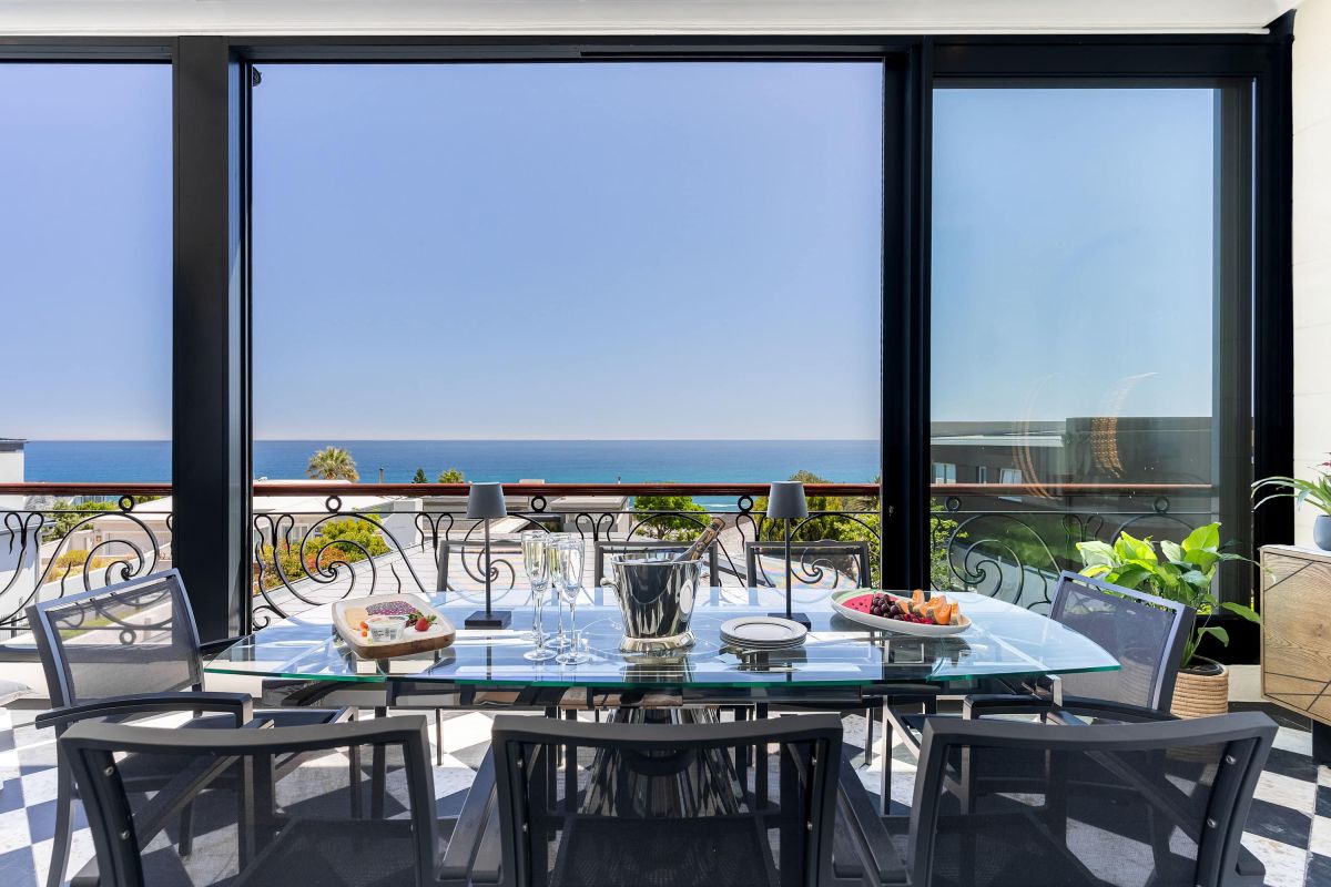 🌊 Villa Iparadesi | Luxury 5 Bedroom Villa, Camps Bay, Cape Town