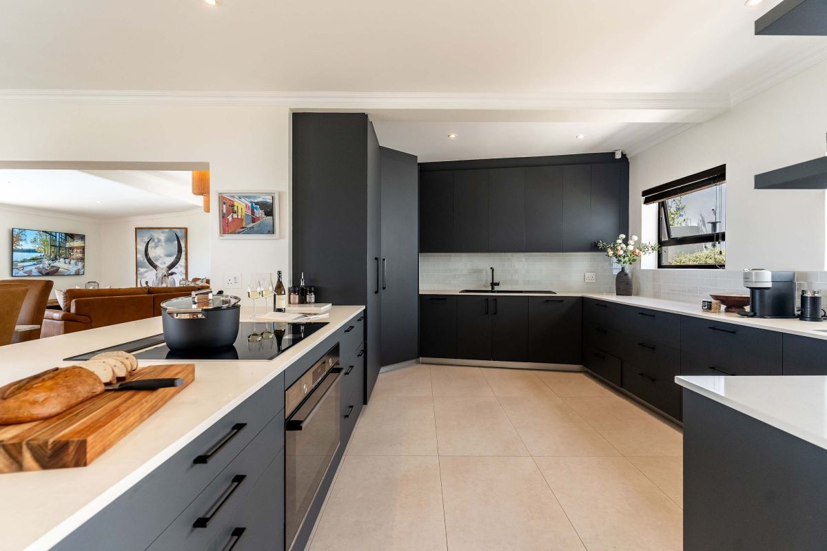 🌊 Crystal Bay Villa | Luxury 4 Bedroom Villa, Bakoven, Camps Bay, Cape Town