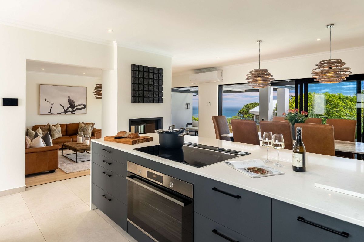 🌊 Crystal Bay Villa | Luxury 4 Bedroom Villa, Bakoven, Camps Bay, Cape Town