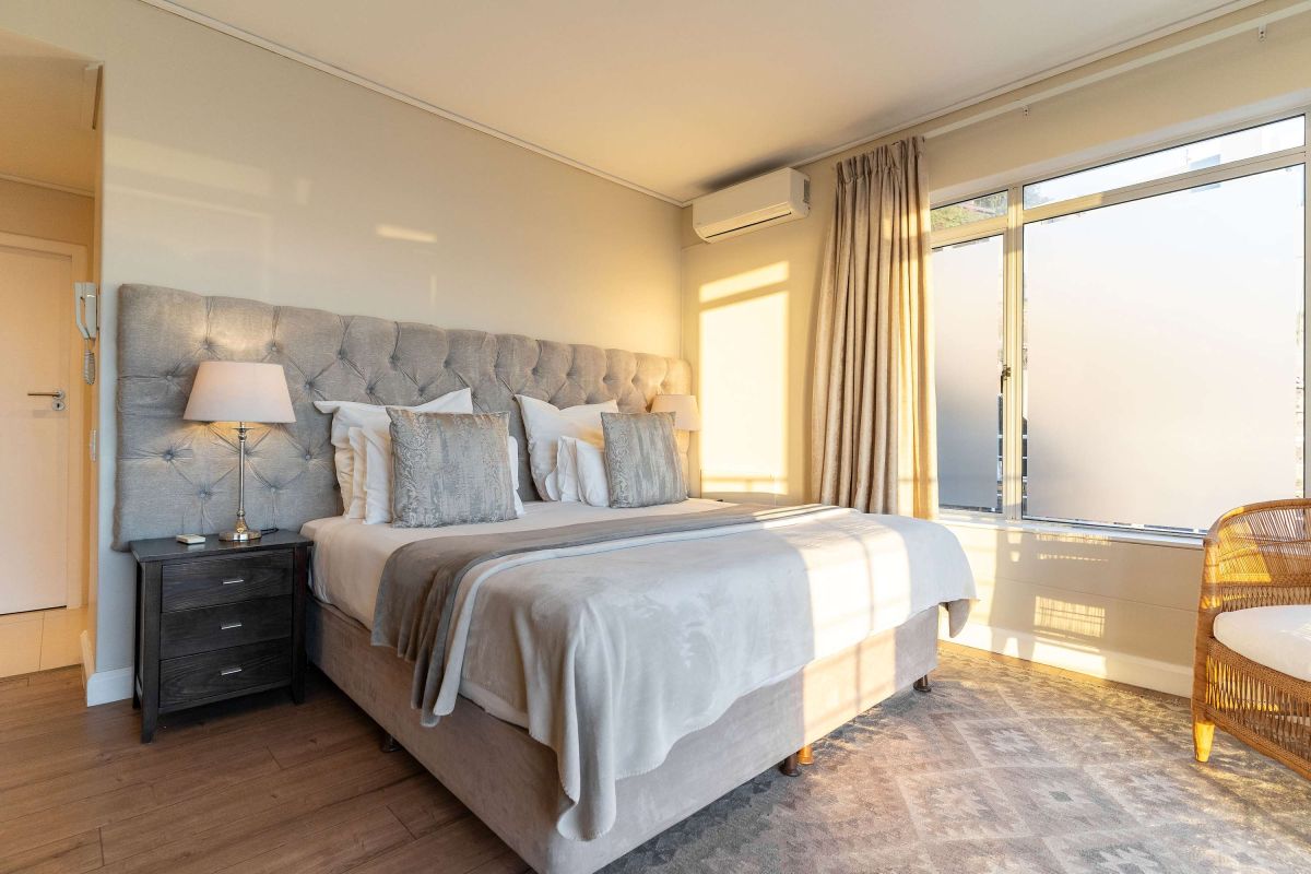 🌅 Sunset Azure Villa | Luxury 7 Bedroom Villa, Bakoven, Cape Town