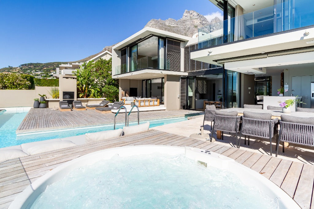 🌊 Sense of Peace | 5-Star Luxury 6 Bedroom Villa, Camps Bay, Cape Town