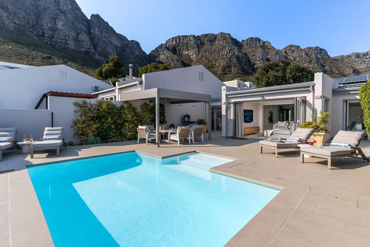 🌊 Nura Townhouse | Stylish 3 Bedroom Townhouse, Camps Bay, Cape Town