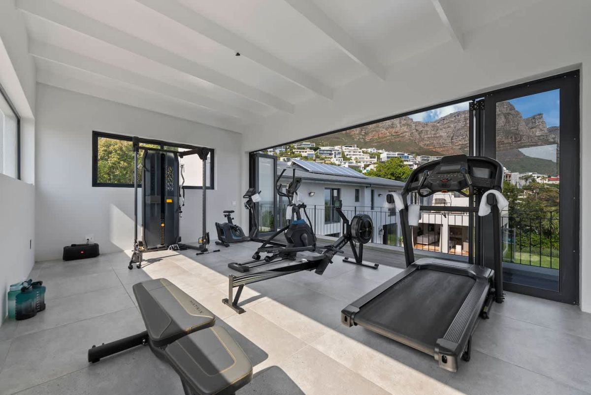 🌊 Cape Emirates | Luxury 5 Bedroom Villa, Camps Bay, Cape Town