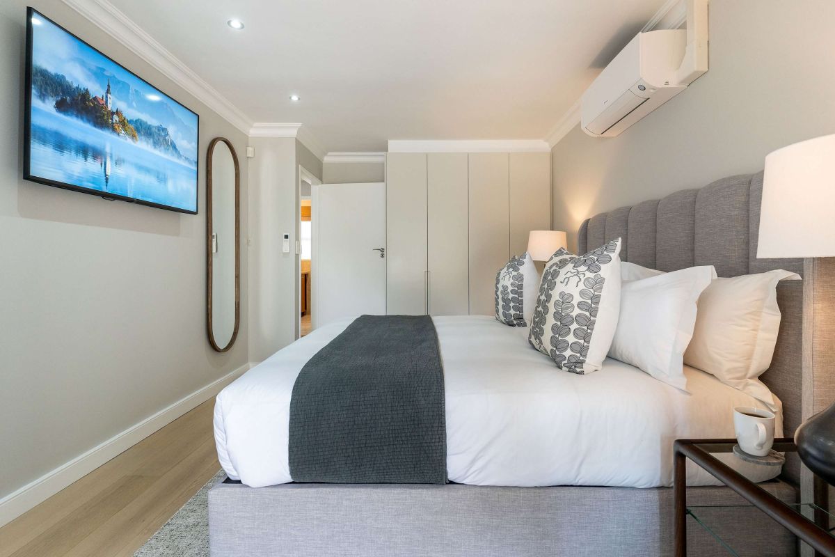🌊 Nura Townhouse | Stylish 3 Bedroom Townhouse, Camps Bay, Cape Town