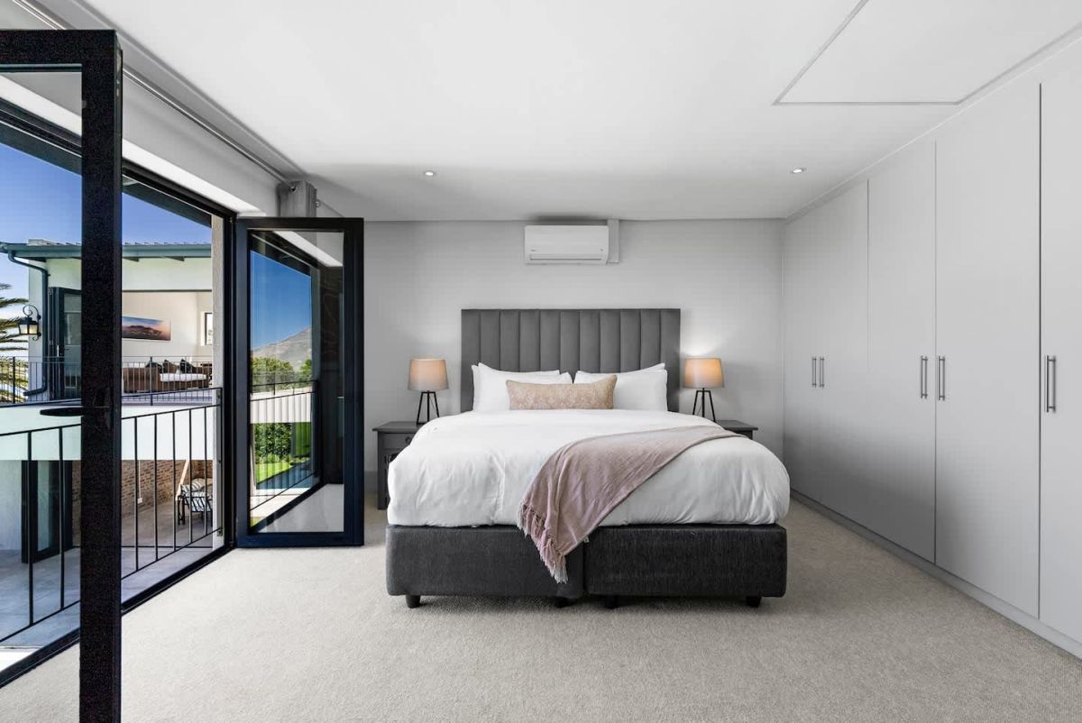 🌊 Cape Emirates | Luxury 5 Bedroom Villa, Camps Bay, Cape Town