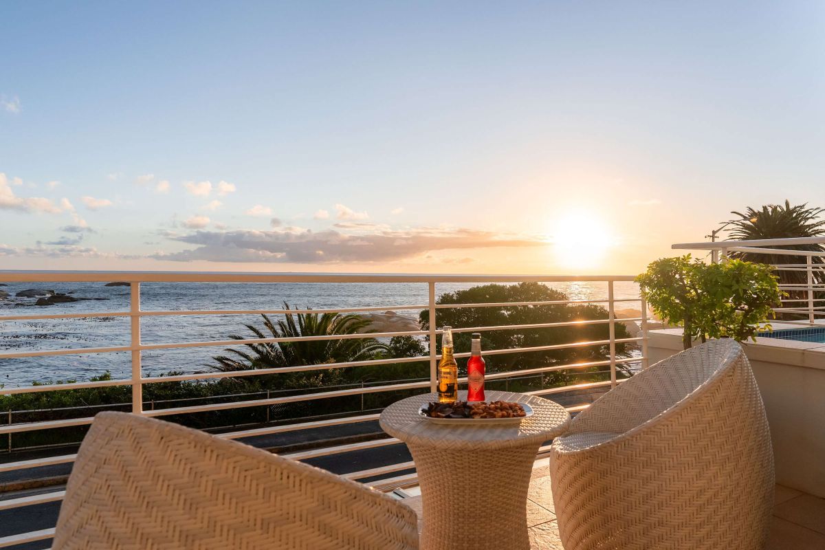 🌅 Sunset Azure Villa | Luxury 7 Bedroom Villa, Bakoven, Cape Town
