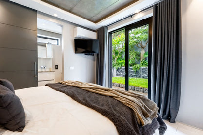 🌊 Oasis on Joubert | Luxury 4 Bedroom Villa, Green Point, Cape Town