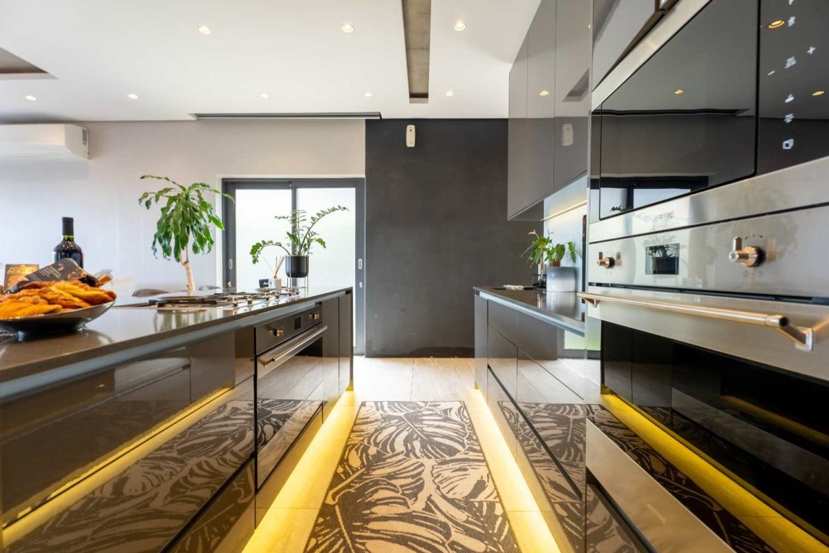 🌊 Oasis on Joubert | Luxury 4 Bedroom Villa, Green Point, Cape Town